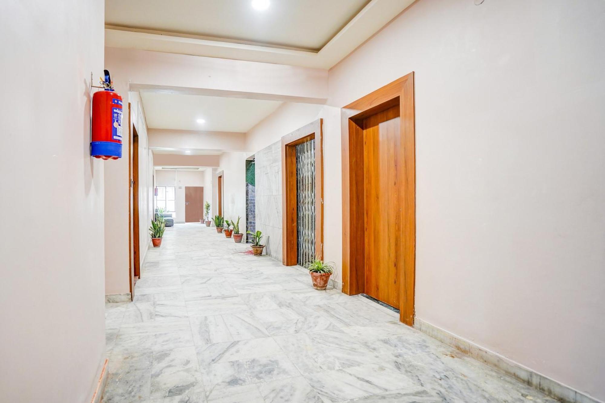Super Collection O Ratan Lal Nagar Hotel Kanpur Eksteriør billede